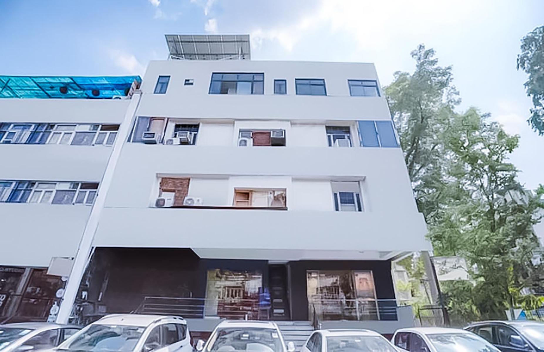 Bed & Breakfast Bliss In Lajpat Nagar *